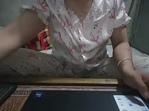 Xue weng online show from June 7, 2026, 3:01 am