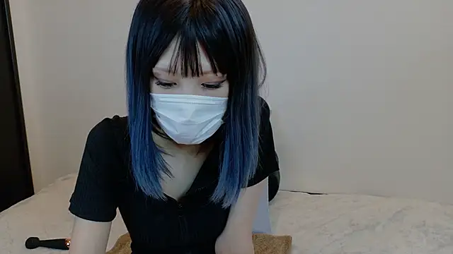 sarina at online show from October 31, 2025, 4:31 am