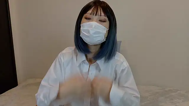 sarina at online show from October 27, 2025, 4:24 am