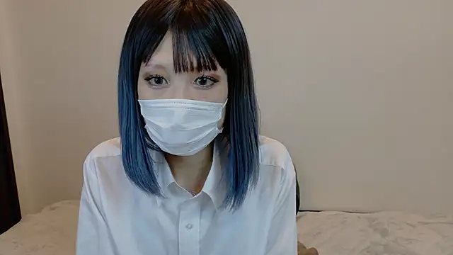 sarina at online show from November 1, 2025, 7:24 am