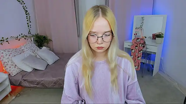 BellaMontgomery online show from November 14, 2025, 9:51 pm