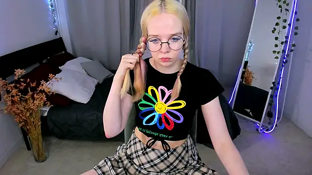 BellaMontgomery online show from March 31, 2026, 12:18 pm