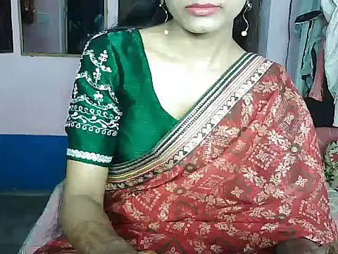 ROSE GOLDE online show from October 12, 2025, 3:35 pm