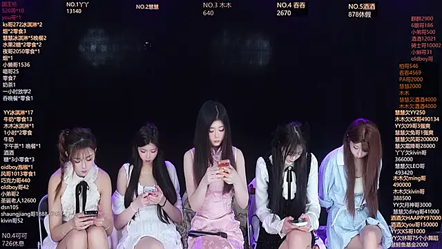 Snapshot of EYgirl222 chatting on April 6, 2026, 7:42 am EYgirl222 online show from April 6, 2026, 7:42 am