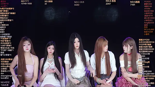 Snapshot of EYgirl222 chatting on March 28, 2026, 7:31 am EYgirl222 online show from March 28, 2026, 7:31 am