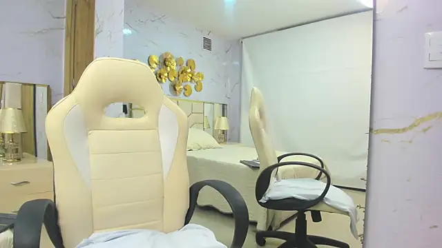 BabyAngel18  online show from October 30, 2025, 3:16 am