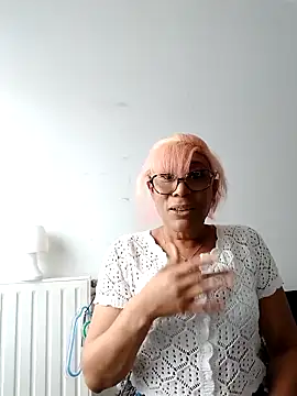 iamlalamilano online show from April 16, 2026, 11:44 am