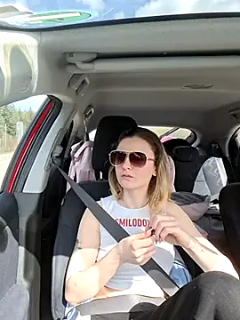 Snapshot of Melly4You chatting on April 5, 2026, 11:50 am Melly4You online show from April 5, 2026, 11:50 am