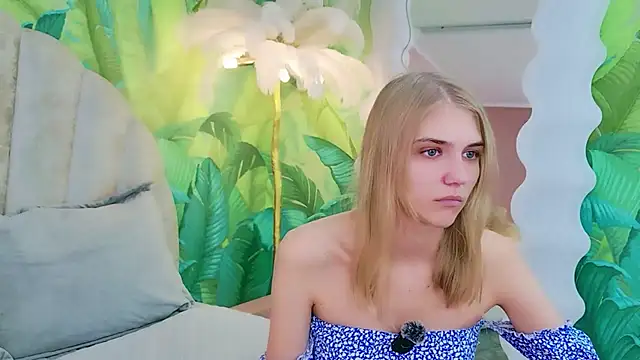 4example Chloe online show from July 5, 2026, 5:58 am