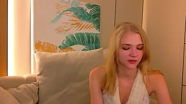 4example Chloe online show from July 7, 2026, 6:47 am