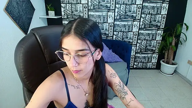 DanielaMonroe online show from November 22, 2025, 9:35 pm