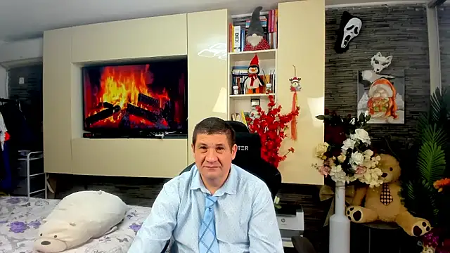 SpartacusDaddy48 online show from March 24, 2026, 1:11 pm