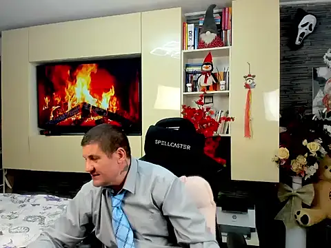 SpartacusDaddy48 online show from March 18, 2026, 1:42 am