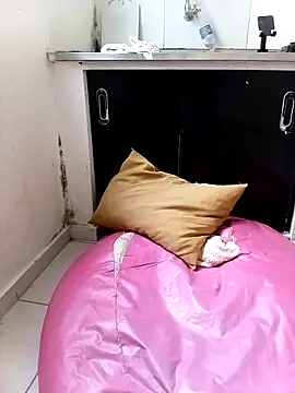 flavinhasensual online show from April 10, 2026, 6:26 pm