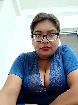 Elie couple143 online show from November 25, 2025, 6:52 pm