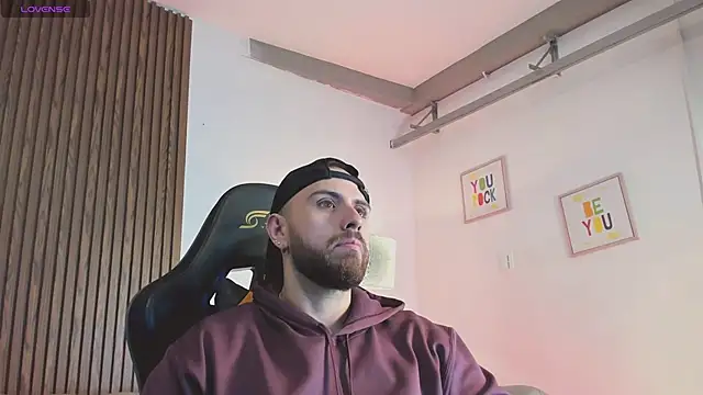 Maximo Wolff online show from January 13, 2026, 8:02 pm