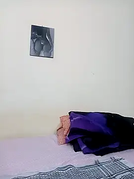 Miss-Hennessy online show from April 14, 2026, 7:30 pm