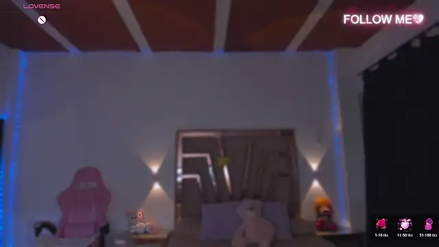 lunaarose online show from December 1, 2025, 12:44 am