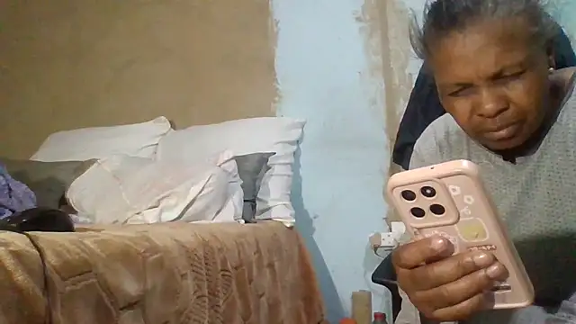 Snapshot of Nicky52 chatting on April 11, 2026, 10:02 pm Nicky52 online show from April 11, 2026, 10:02 pm