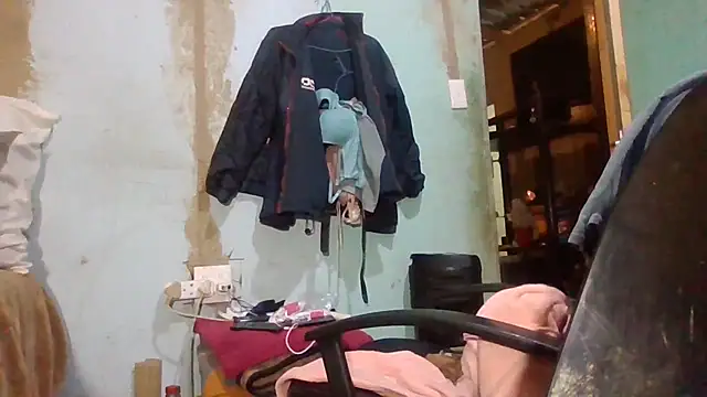 Snapshot of Nicky52 chatting on April 10, 2026, 3:19 pm Nicky52 online show from April 10, 2026, 3:19 pm