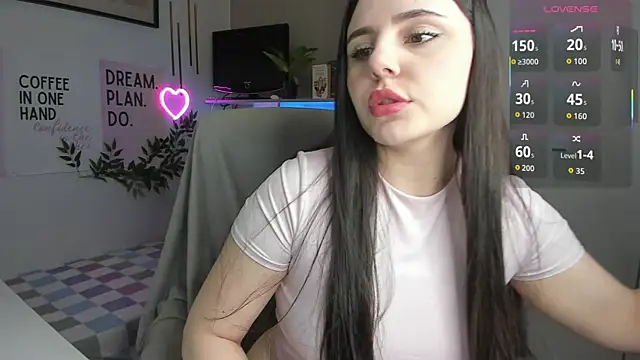 LiaWoow online show from December 14, 2025, 2:44 pm