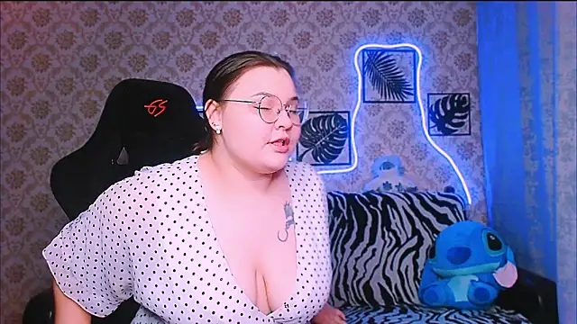 InLoveWithLife26 online show from November 7, 2025, 9:58 am