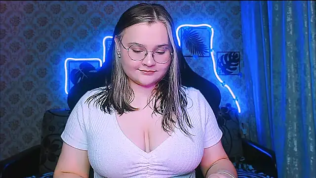 InLoveWithLife26 online show from March 26, 2026, 6:28 pm