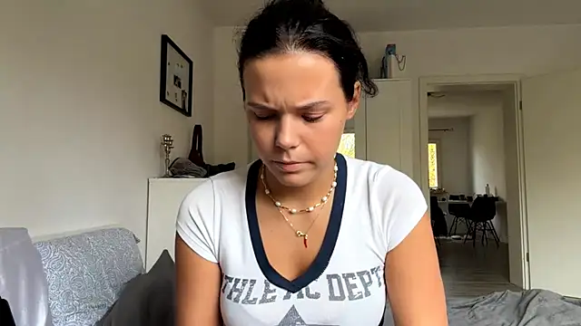 MaydaCornwall online show from November 1, 2025, 2:55 pm