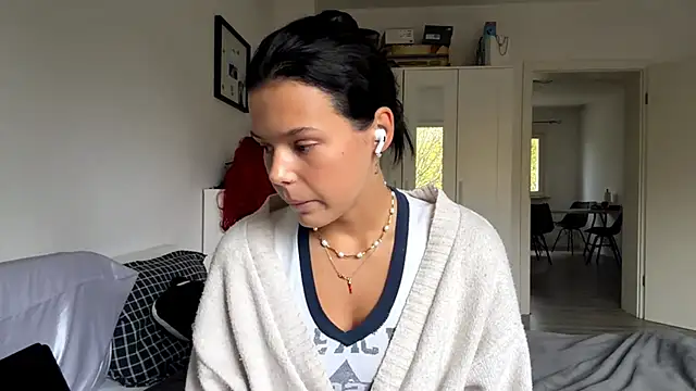 MaydaCornwall online show from October 25, 2025, 7:07 am