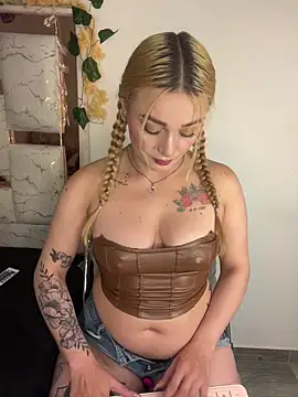 Snapshot of Sara_Sophia420 chatting on June 21, 2026, 8:09 am Sara Sophia420 online show from June 21, 2026, 8:09 am