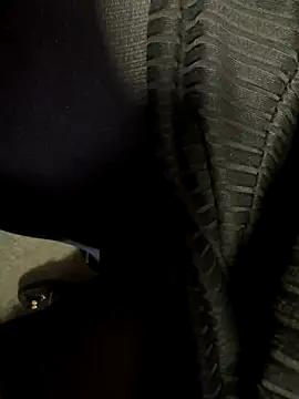 HiddenHoneyLDN online show from November 17, 2025, 11:25 am