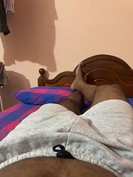 creepy7boy online show from September 9, 2025, 6:39 pm