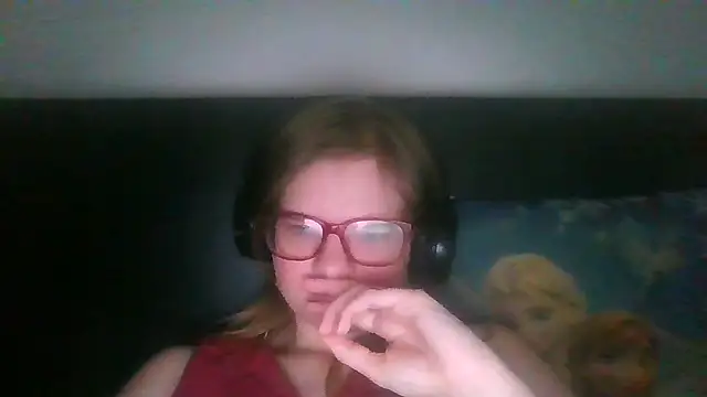Snapshot of Moonolighta chatting on September 26, 2025, 7:59 am Moonolighta online show from September 26, 2025, 7:59 am