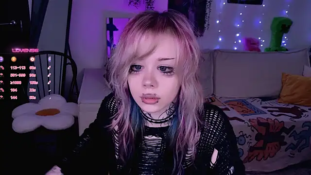 Lollyshy online show from December 14, 2025, 10:21 am