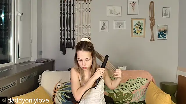 daddyonlyloveme online show from November 17, 2025, 9:19 pm