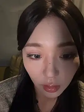 jiajia L online show from March 26, 2026, 10:57 am