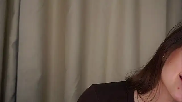 EthalFlowers online show from November 24, 2025, 1:49 am