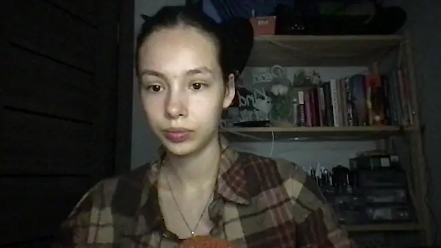 Snapshot of Yuna5343 chatting on September 18, 2025, 8:34 pm Yuna5343 online show from September 18, 2025, 8:34 pm