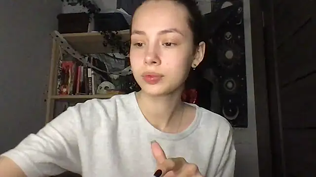 Yuna5343 online show from February 18, 2026, 8:27 pm