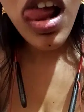 kaviyaponnu0987 online show from September 25, 2025, 12:11 pm