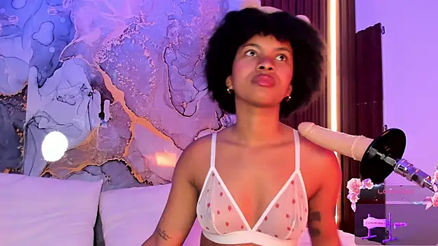 Lolalewis777 online show from September 21, 2025, 2:22 pm