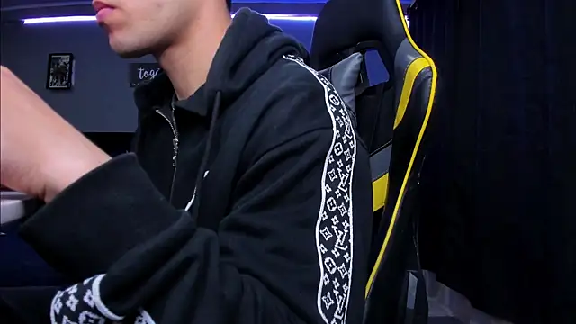 alexgiraldo   online show from October 24, 2025, 9:41 am