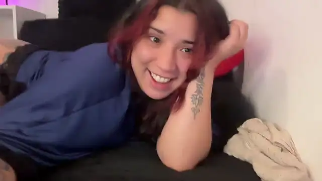 nina lovez online show from October 27, 2025, 2:56 am