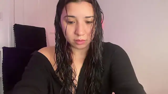 nina lovez online show from October 29, 2025, 2:16 pm