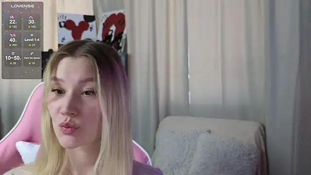 Snapshot of _Anna_Nolan_ chatting on September 16, 2025, 6:47 am Anna Nolan online show from September 16, 2025, 6:47 am