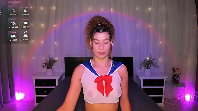 Snapshot of Evolet_Bee chatting on December 17, 2025, 11:37 am Evolet Bee online show from December 17, 2025, 11:37 am