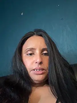 Angelaarayexx online show from May 13, 2026, 1:29 pm