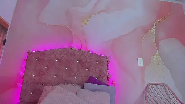 Mila grace  online show from October 31, 2025, 6:37 pm