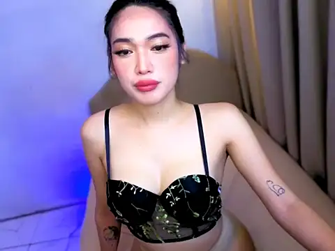 Madmoisellex online show from May 23, 2026, 3:11 pm