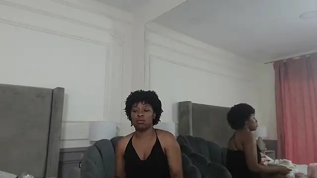 NatashaSilver online show from November 6, 2025, 1:04 pm